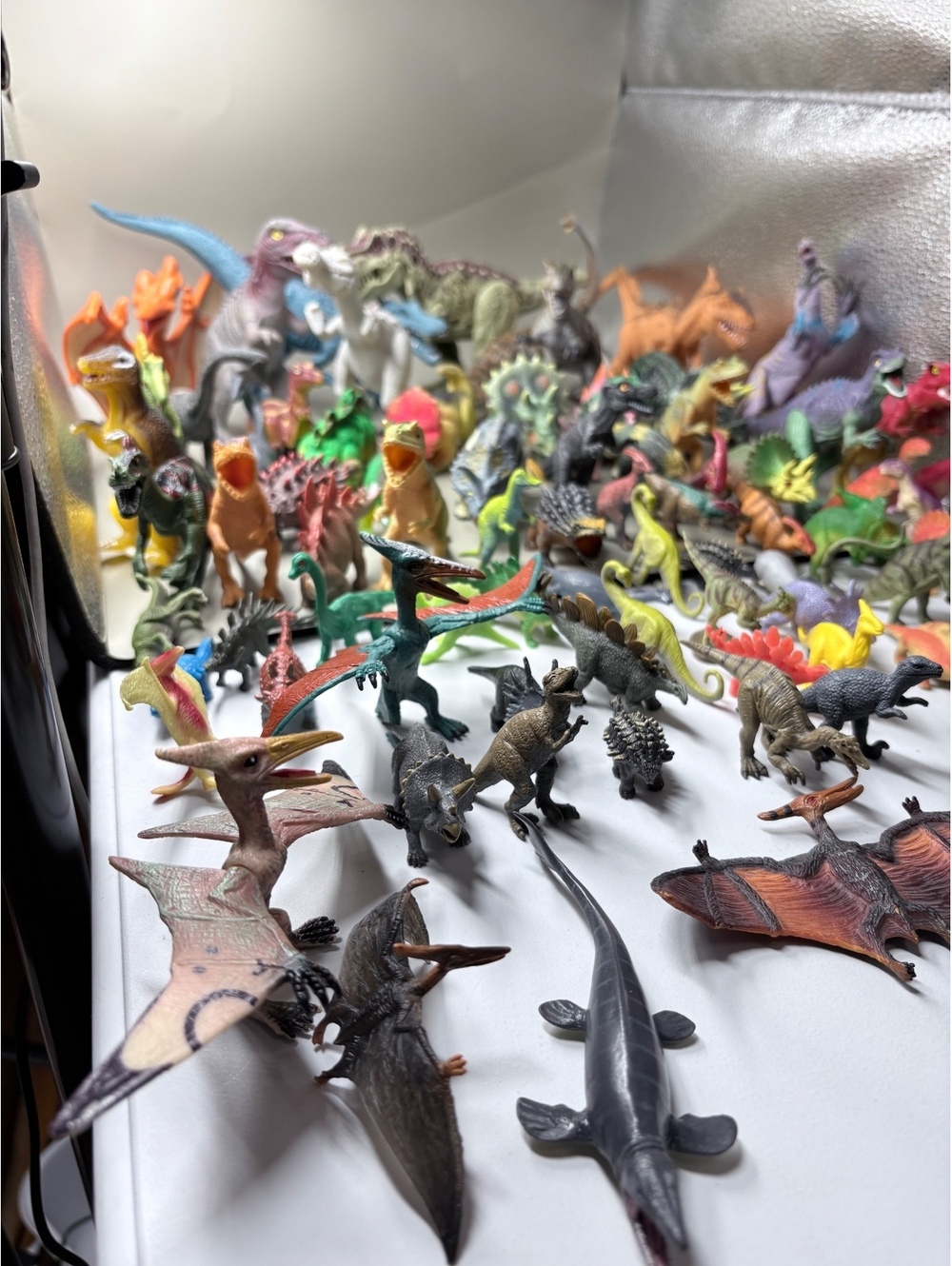 Dinosaur Toy Lot: 10 Branded Figures  68 Generic Dinosaurs